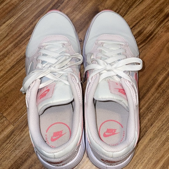 Nike Women's 9.5 sneakers air max pearl Pink white 2022 low top shoes athletic - Picture 5 of 8
